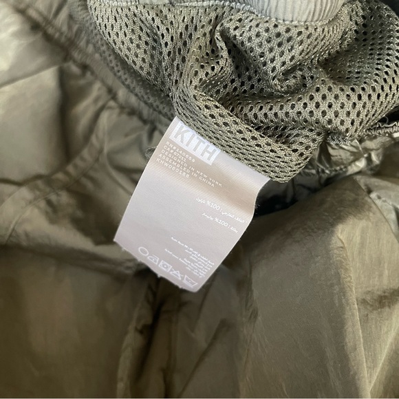 KITH Lightweight Devan Wind Shorts - Picture 3 of 7